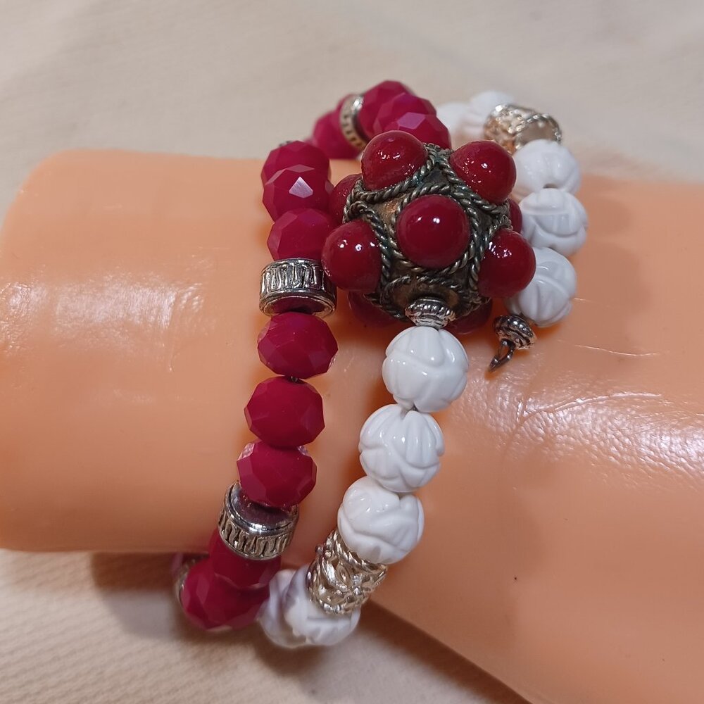 Memory Wire Bracelet - Shell Beads & Ruby Red - image 1